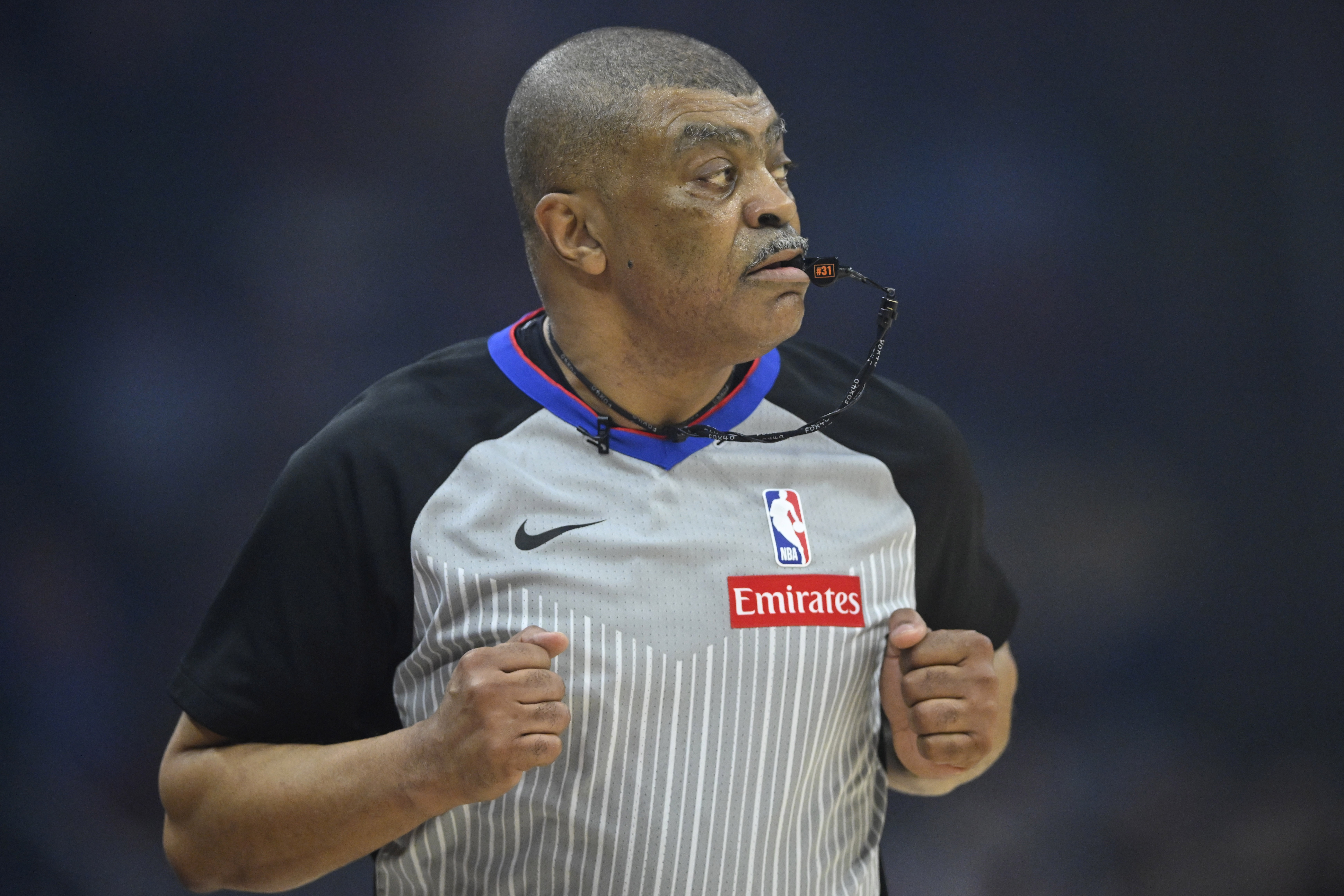 狄龙炮轰年轻裁判：全凭情绪吹哨 力挺托尼兄弟守住NBA裁判本色