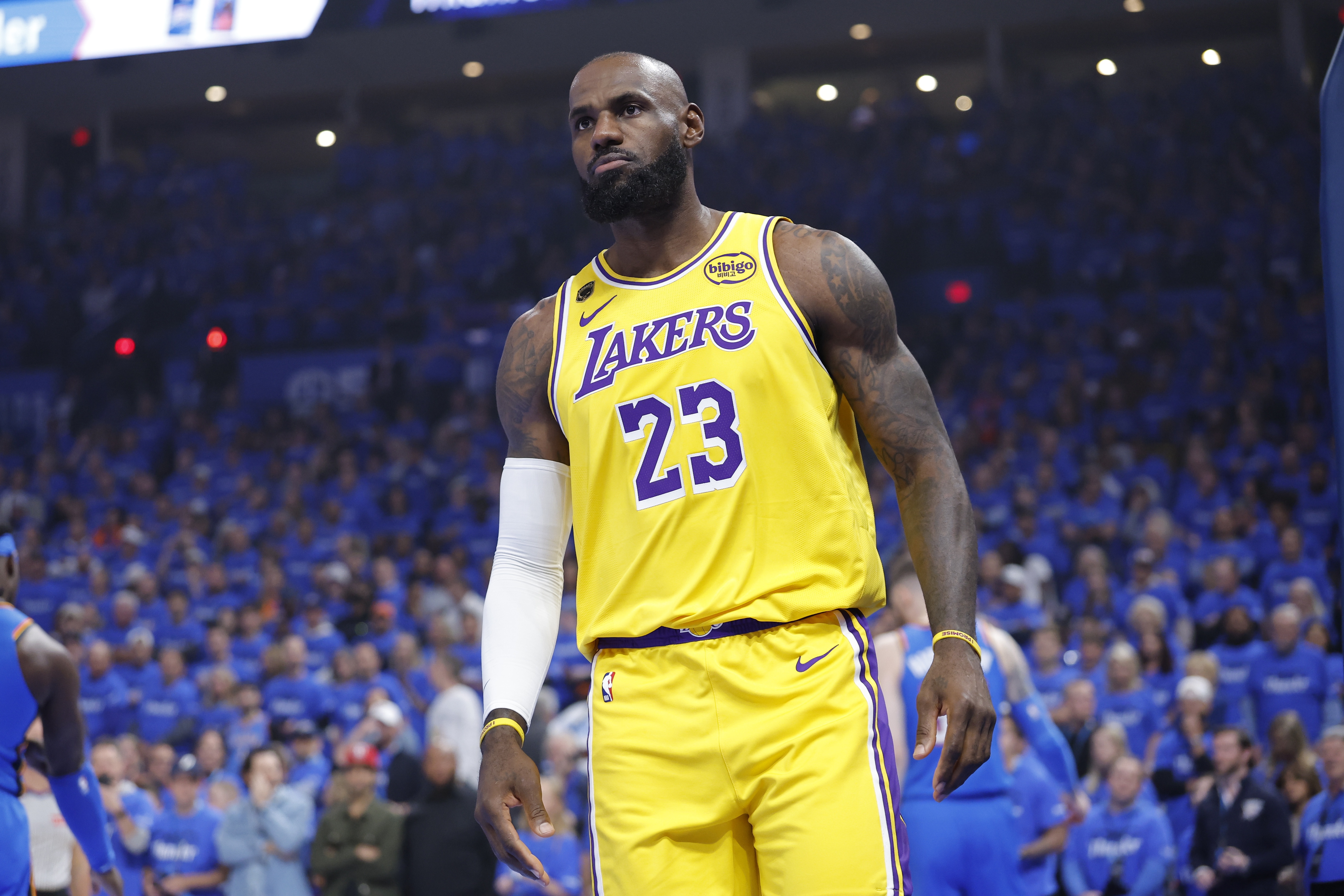 Windhorst:预计詹姆斯留队概率51% 薪资数额成博弈核心 Windhorst:预计詹姆斯留队概率51% 薪资数额成博弈核心