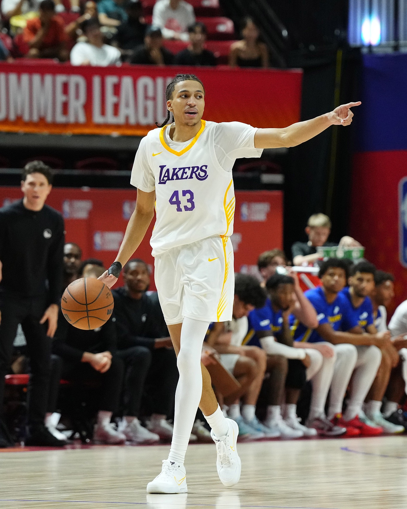 卡梅隆·卡尔夏联场均17.4分 父亲曾打NBA：过去一个半月太棒了