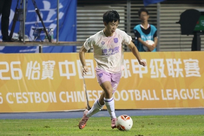 陈涛谈曹康红牌:尊重判罚,满意球员表现 陈涛谈曹康红牌:尊重判罚,满意球员表现