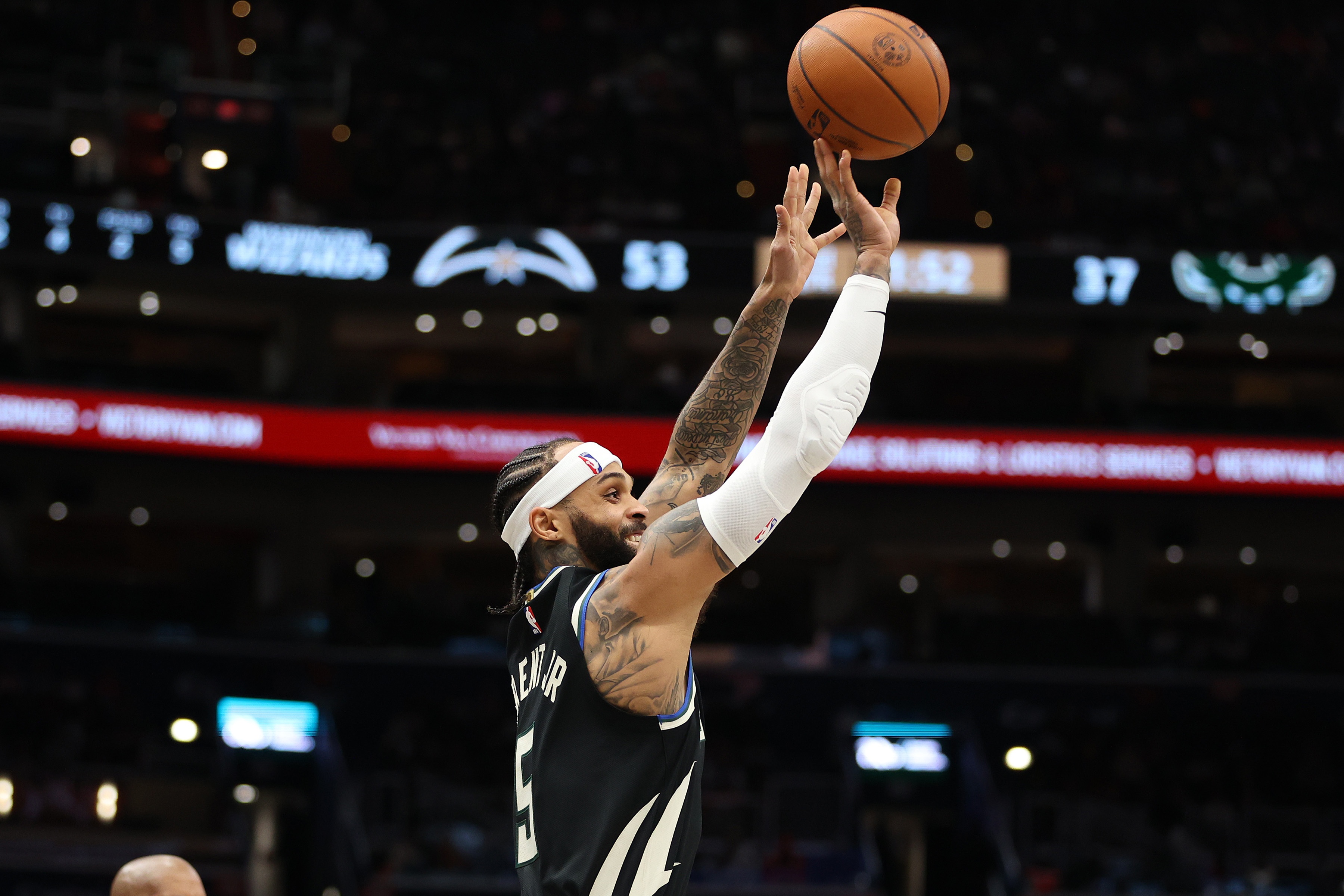 NBA15大垃圾合同:恩比德居首 特雷·杨第二 NBA15大垃圾合同:恩比德居首 特雷·杨第二
